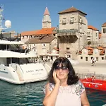 Z&e * Trogir