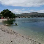 Z&e * Trogir