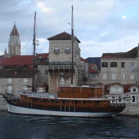 Z&e * Trogir